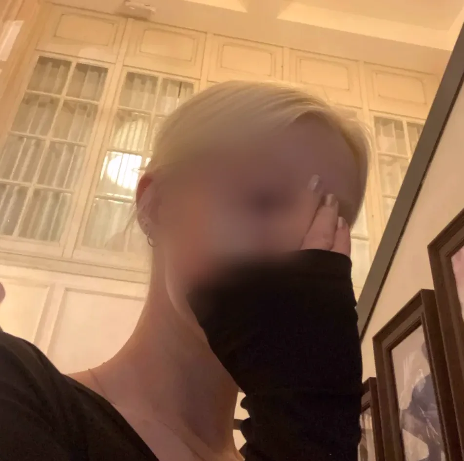 Ayse, 24
