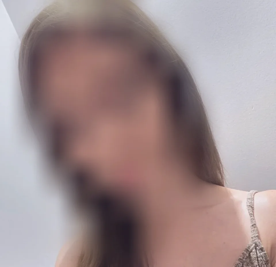 Carina, 27
