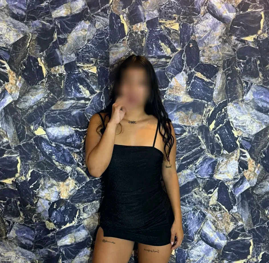 Claudia, 21