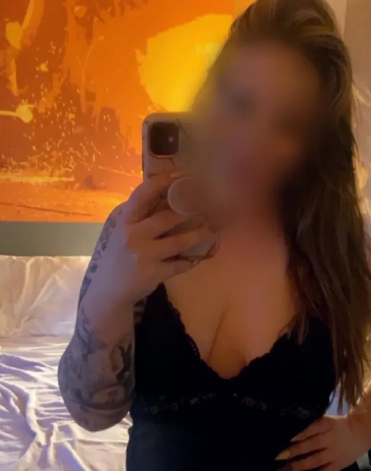 Hannah, 29