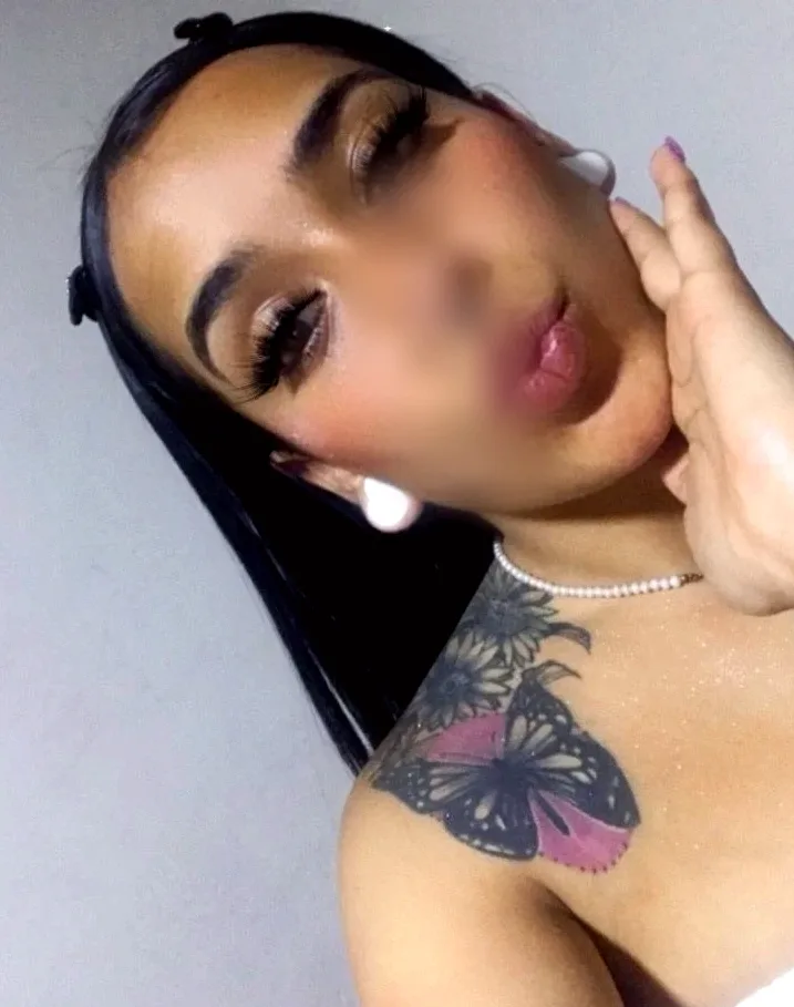 Sophia, 24